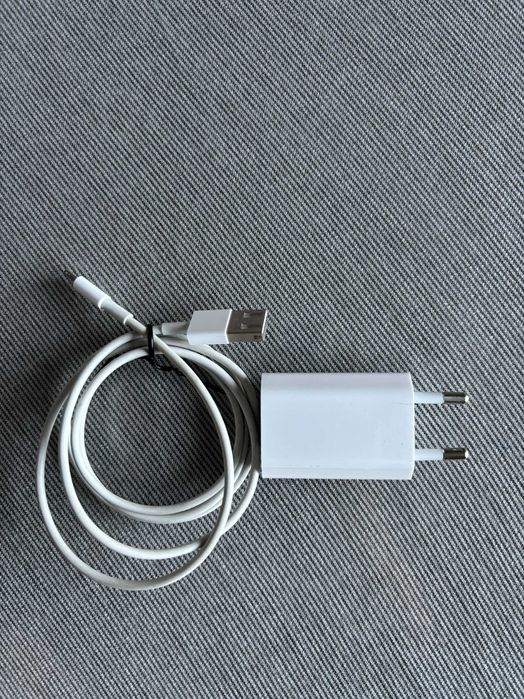 iPhone 11 64 GB + Adaptador/cabo usb (Apple) + Earpods (Apple) + Capas