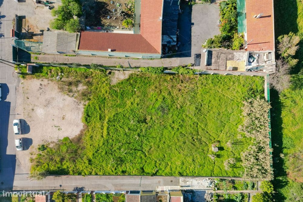 Terreno em Alcoitão com projeto aprovado para 4 Armazéns