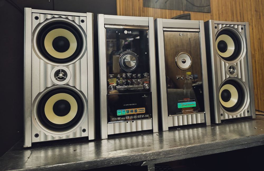 Музыкальный центр LG