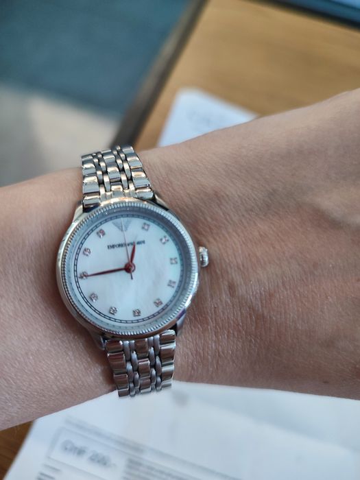 Продам милые женские часики Armani оригинал на гарантии!