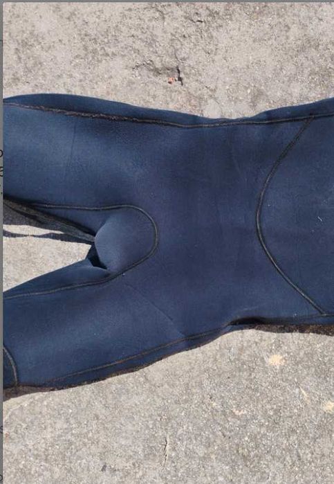 fato de surf tamanho S