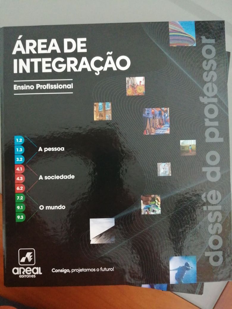 ÁREA DE INTEGRAÇÃO E Profissional Areal Dossier do professor completo*