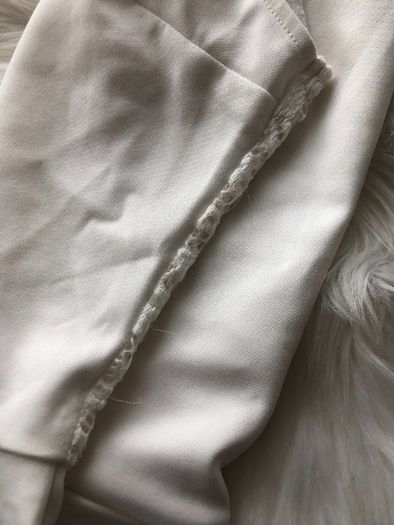 Biała ecru kremowa bluzka baskinka koronka H&M S