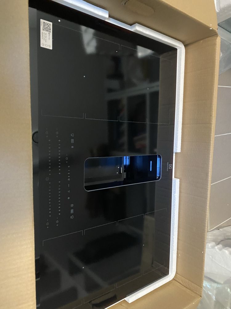 Płyta indukcyjna z okapem ELECTROLUX KCC85450