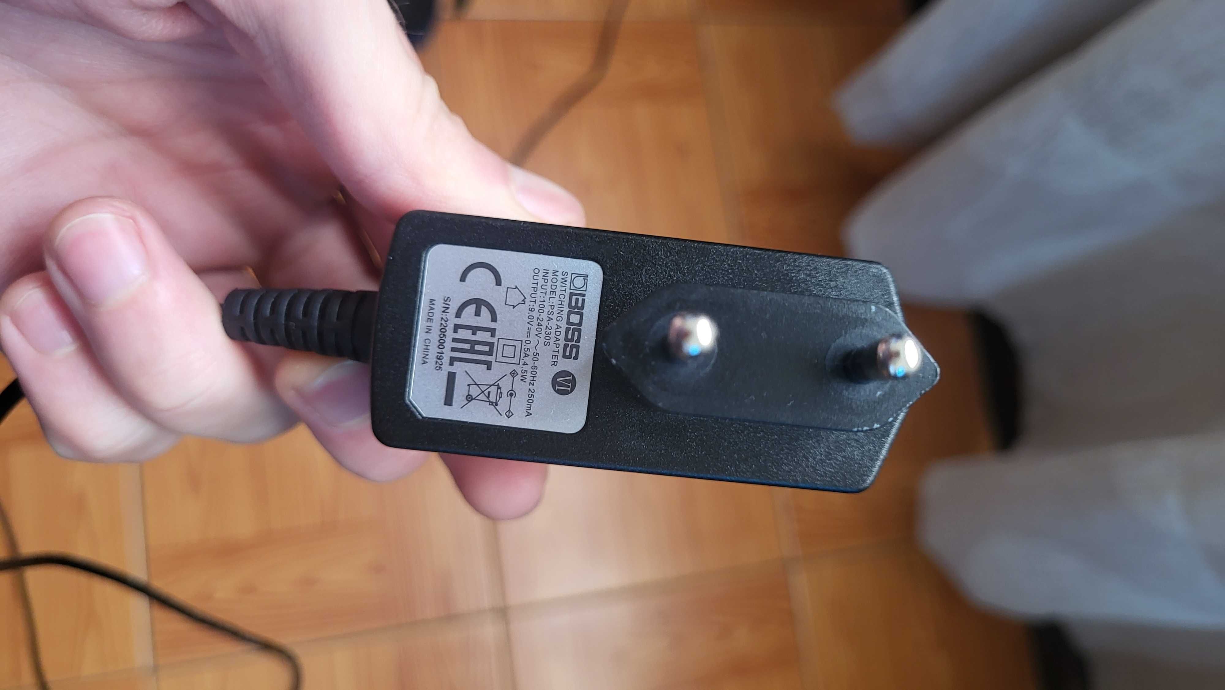 Pedaleira Boss me-80