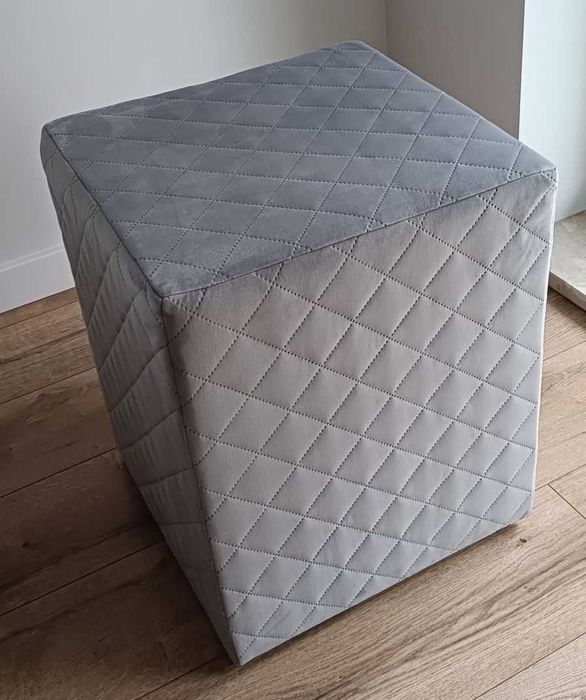 PIĘKNA pufa pikowana BORMIO 40x50x40 stan idealny!