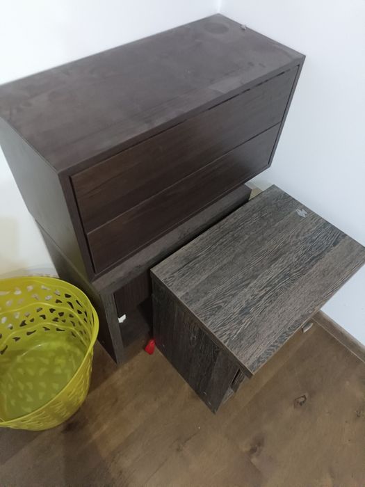 Szafka nocna, sypialniana.