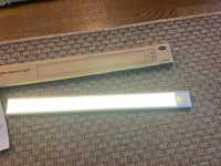 OUILA Lampa szafkowa LED z czujnikiem