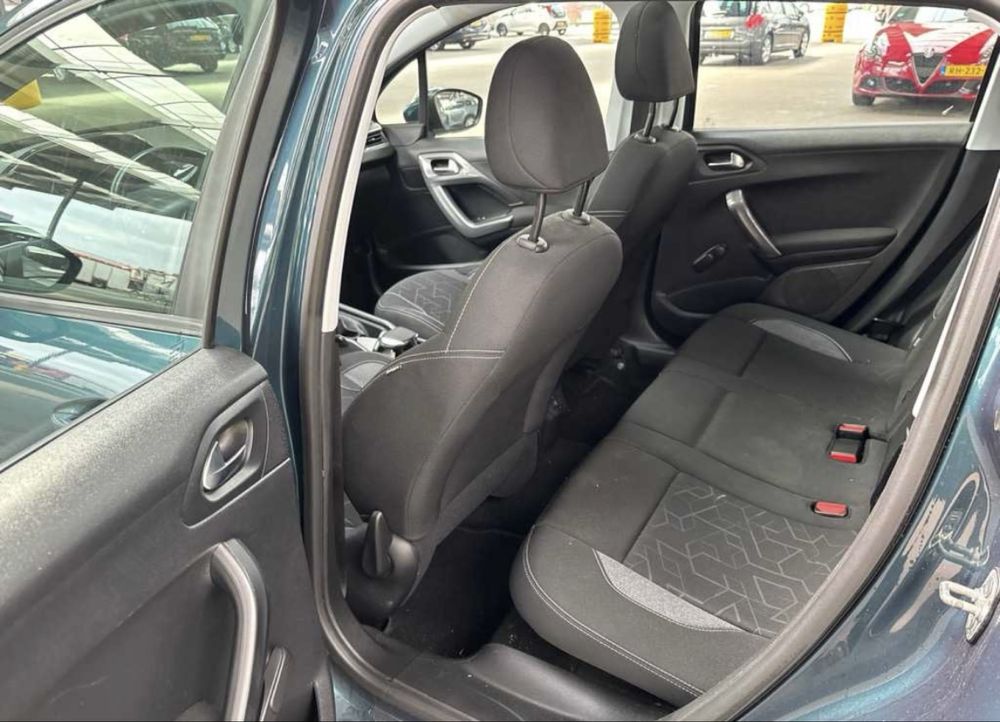 Peugeot 2008 1.2 PureTech Blue Lion
