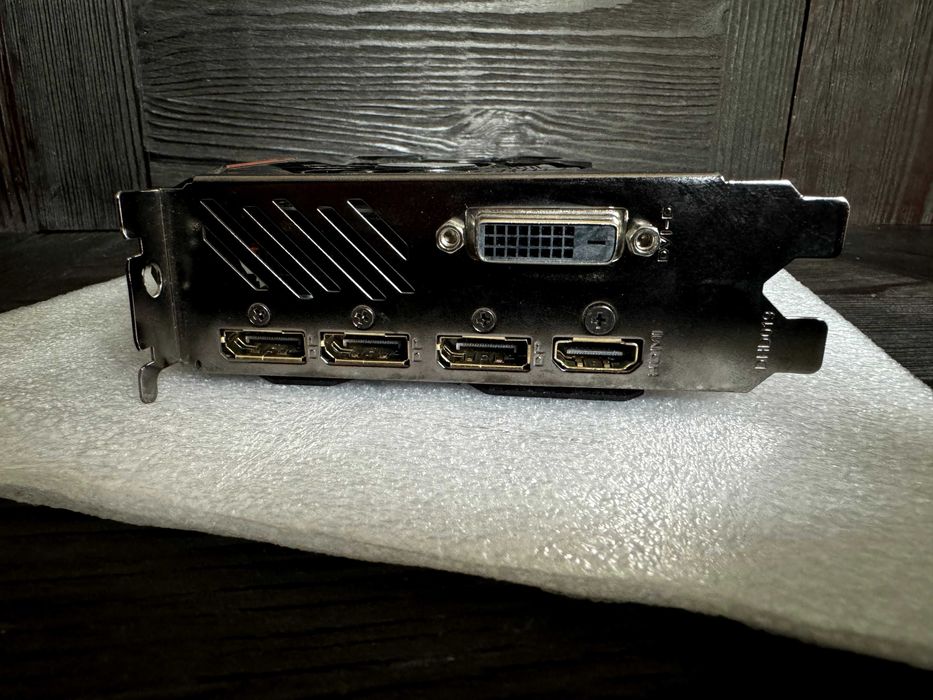 Aorus Gigabyte RX580 8GB