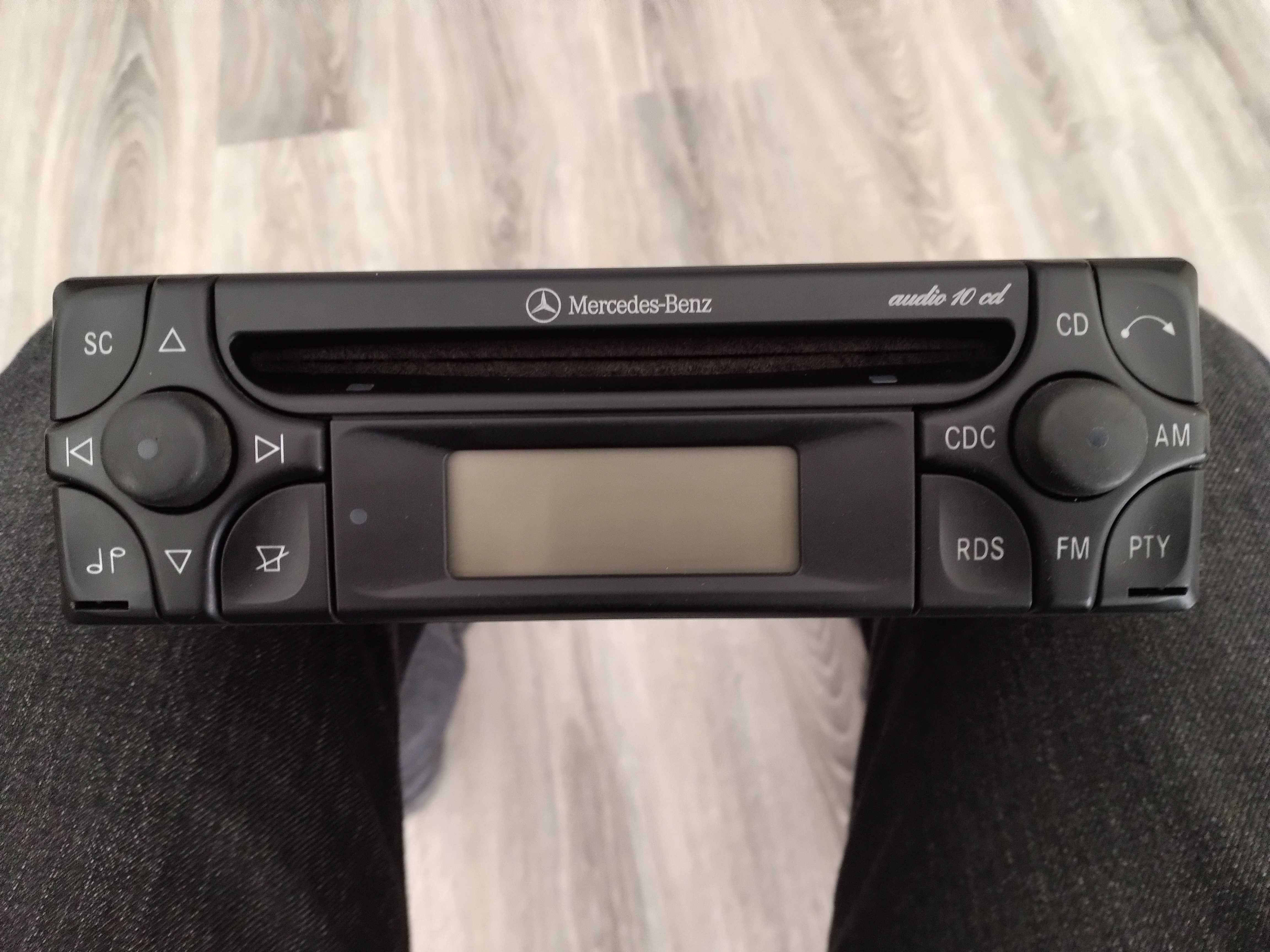 Auto rádios antigos Mercedes e Blaupunkt