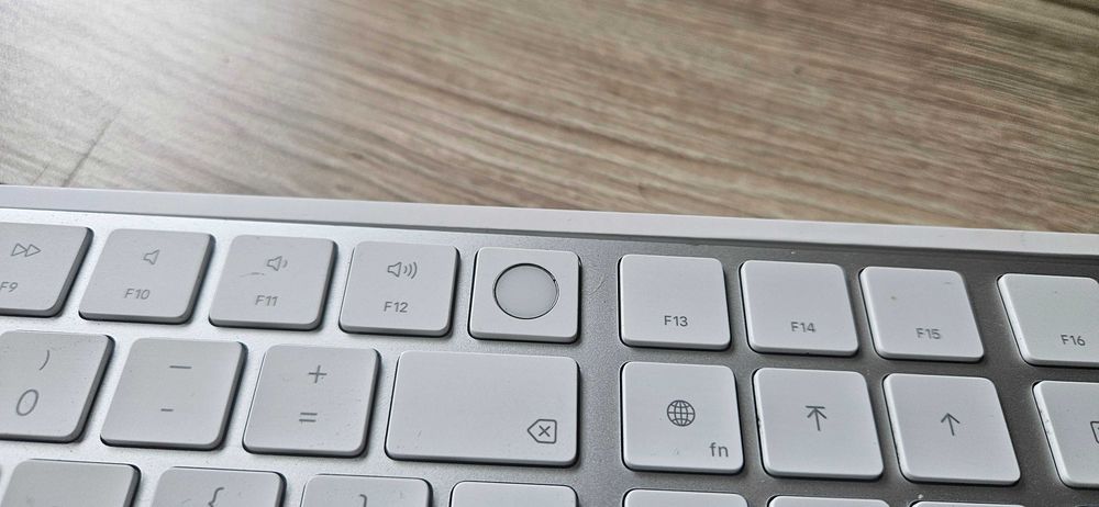 Klawiatura magic keyboard z touch ID i polem numerycznym