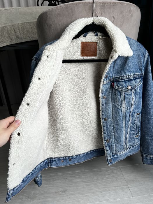 Жіноча джинсова куртка Levis Sherpa Trucker Jacket XS