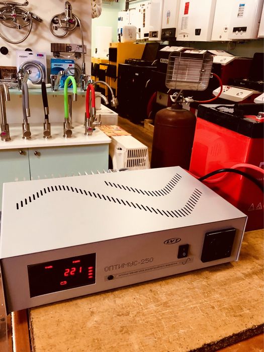 Бесперебойник LVT ОПТИМУС-250.