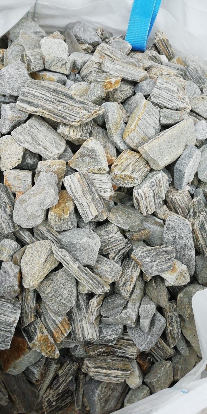 Kora kamienna grys szary pasiasty kamień naturalny dostawa + głaz