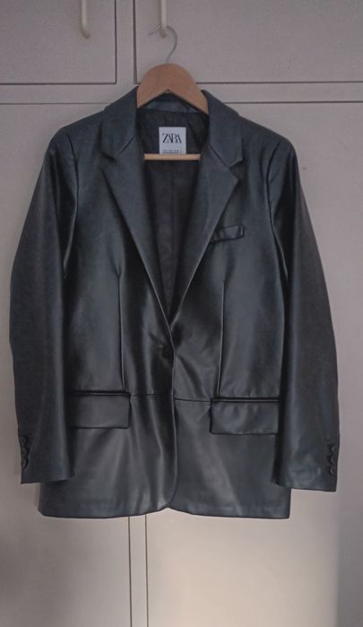 Calças couro, pele 34 Zara + casaco M