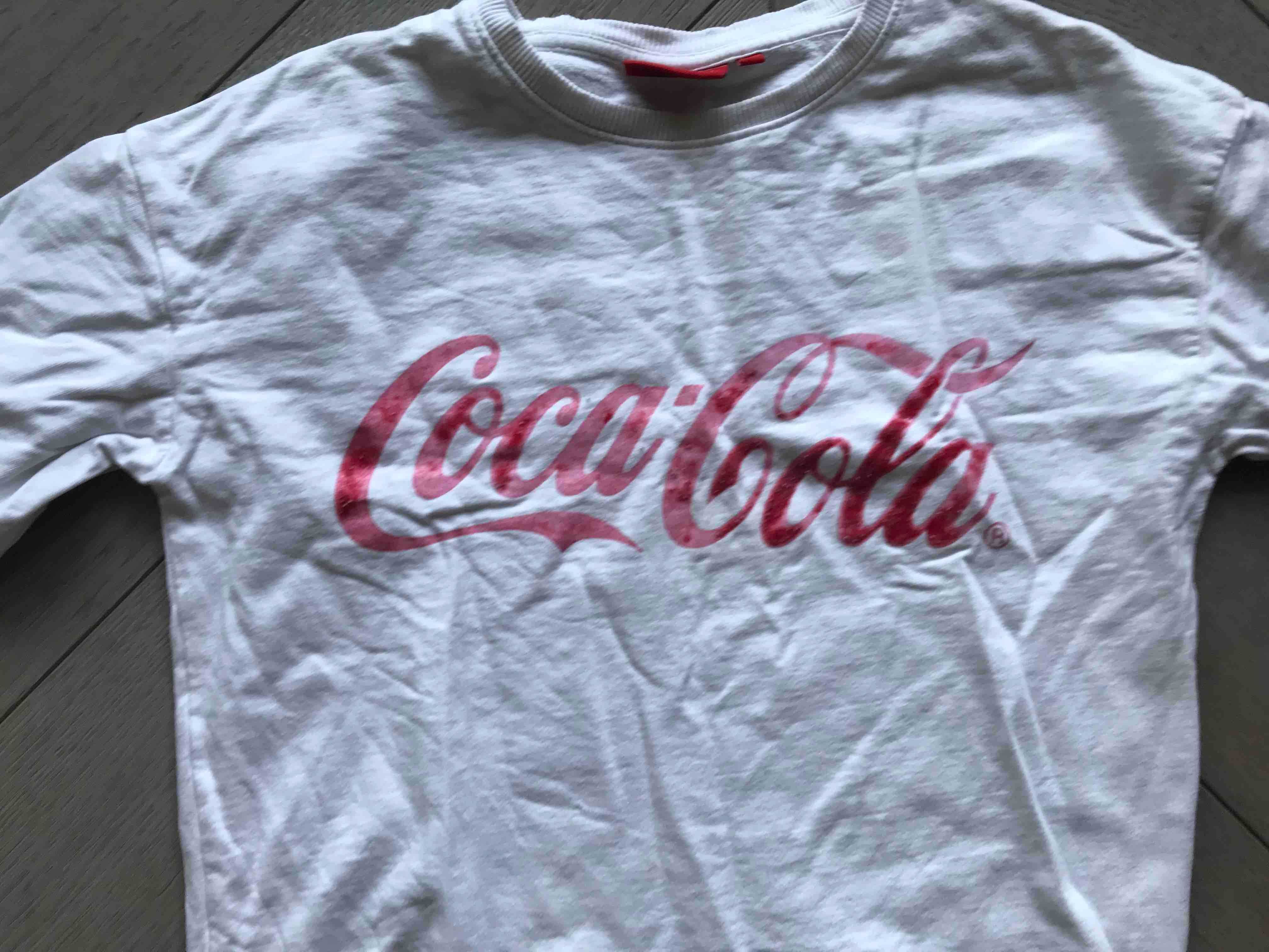 bluza z napisem coca-cola oraz koszulka