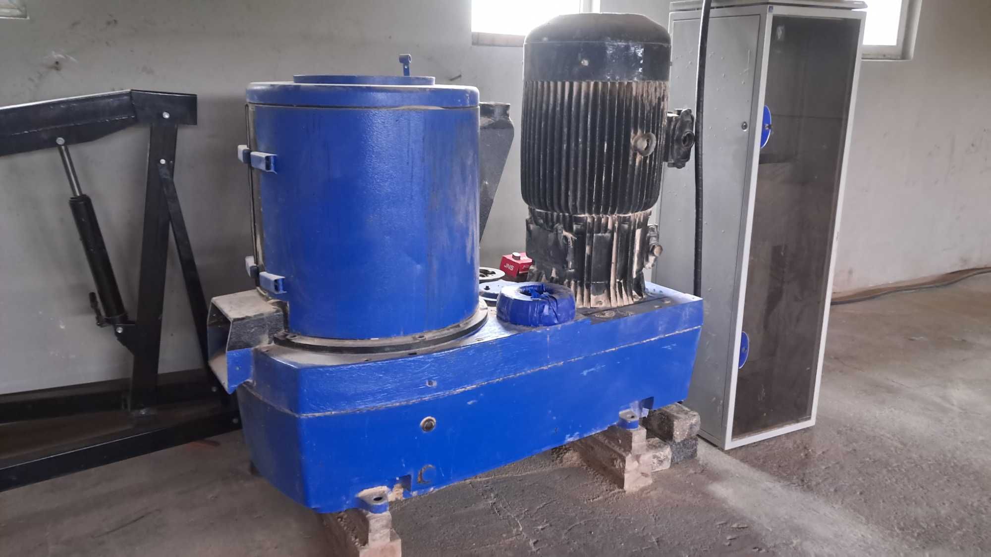 Peleciarka  Granulator GAMA PORDUBICE TL600 53kW do 700kg/h /Zamiana/
