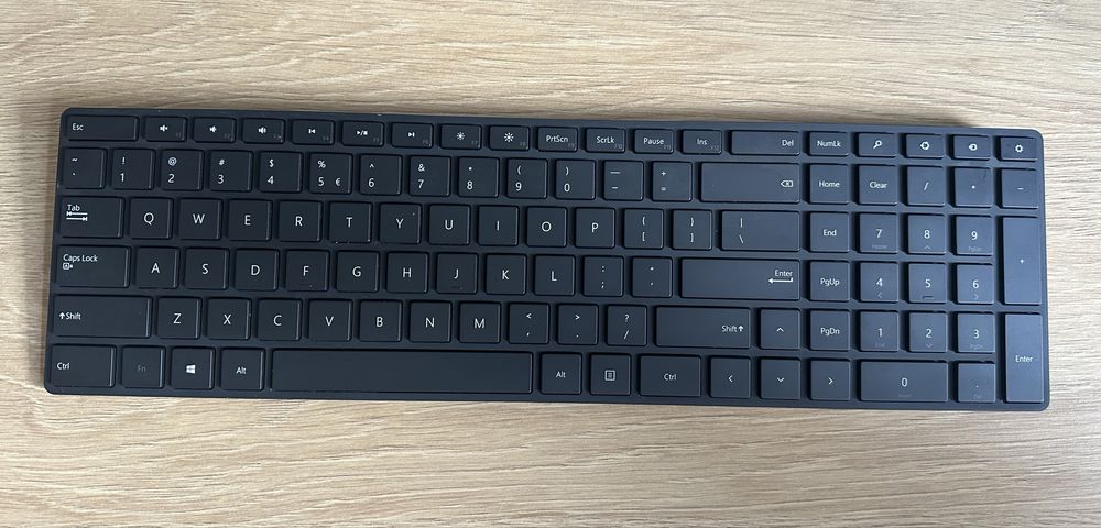 Microsoft Designer Bluetooth Keybord. Klawiatura Microsoft jak nowa!