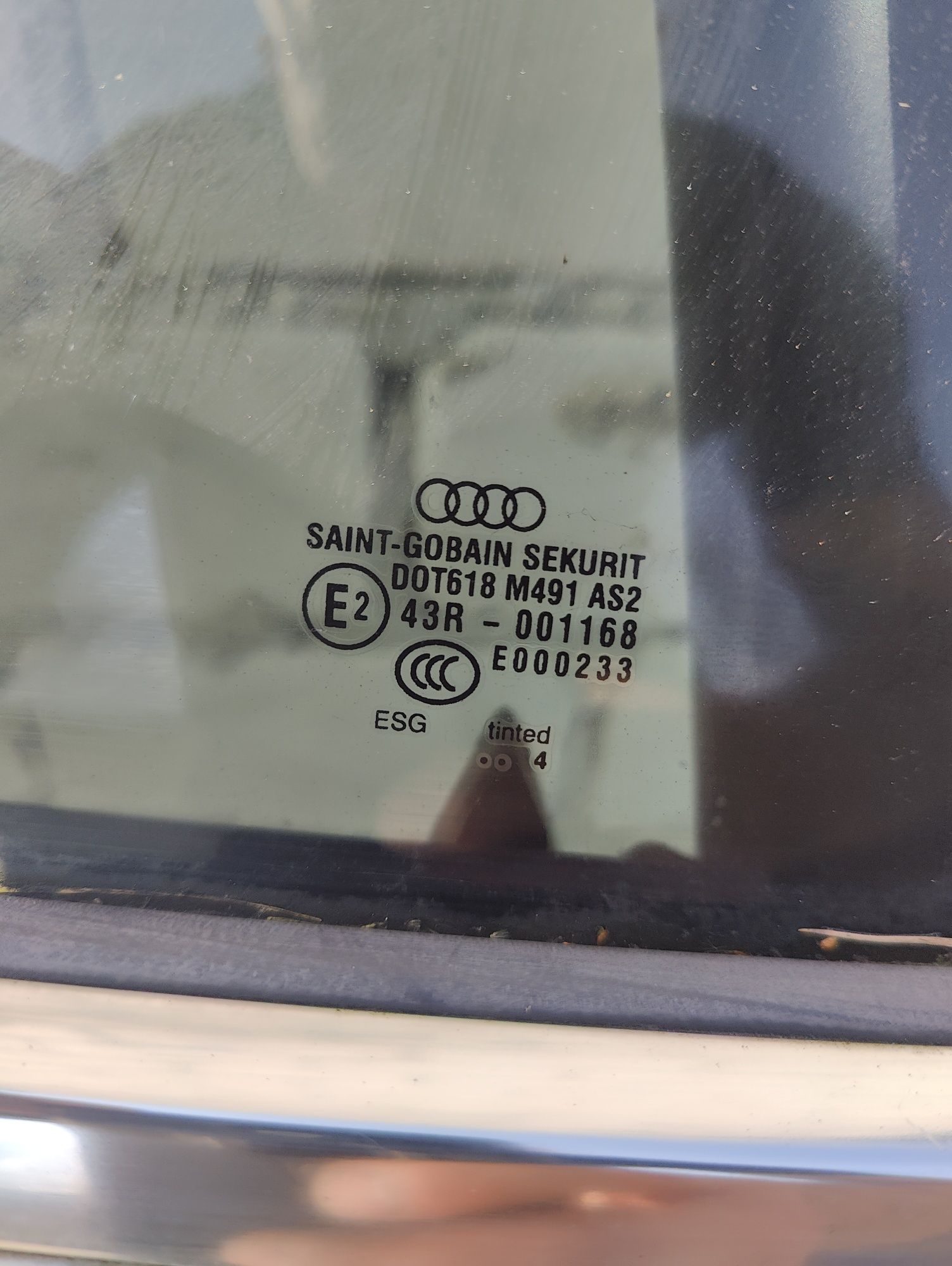 Audi A8 D3 lift drzwi prawy tył LY7W