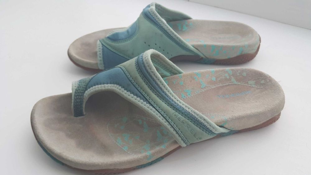 Шкіряні шльопанці