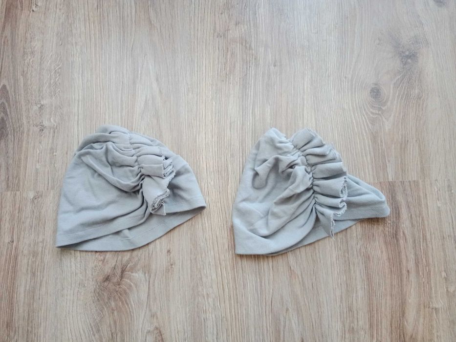 2 czapki dla dziewczynek bliźniaczki rozm 110 cm