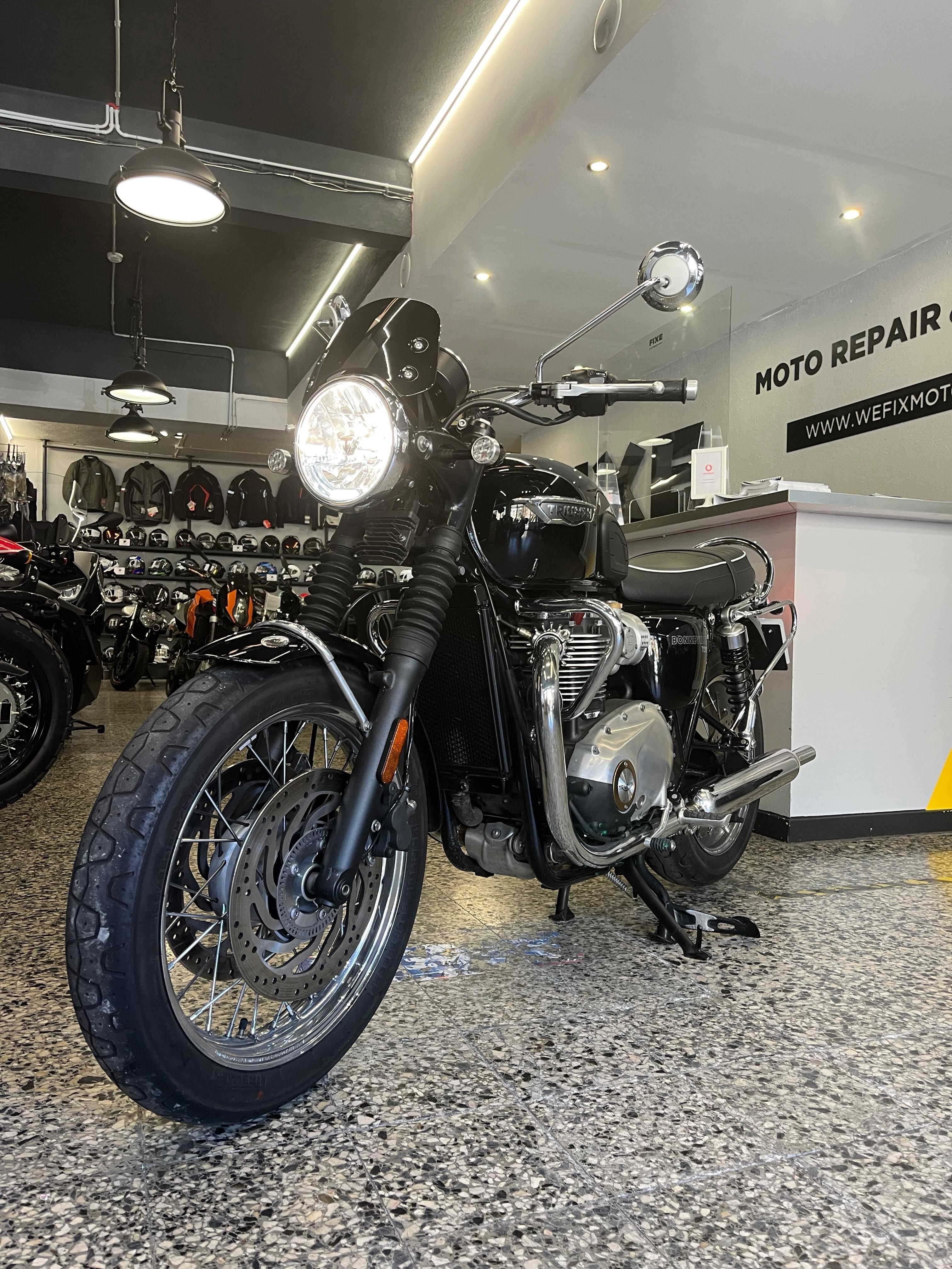 Triumph Bonneville T 120 Intemporal e Distinta Segura e Fiável
