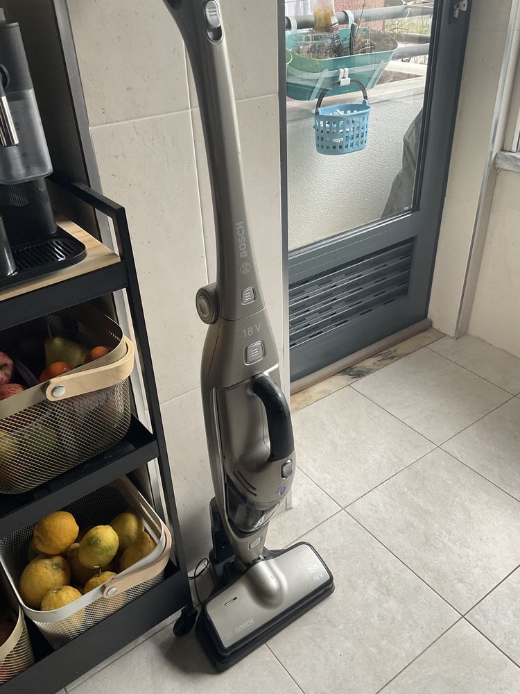 Bosch Aspirador Vertical Champagner Move 2in1 18V