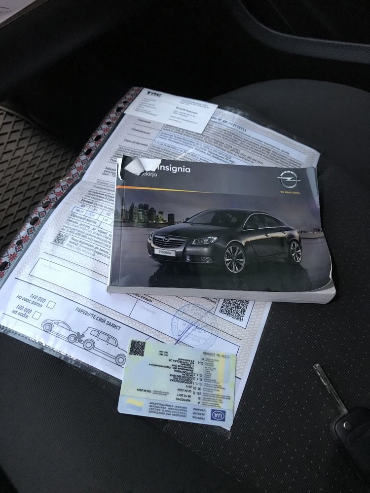 Продам Інсігнію 1.8 бензин