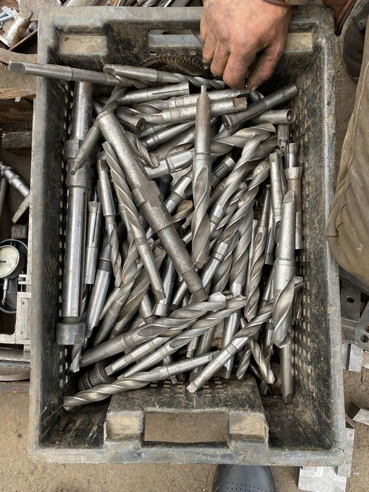 Продам сверла лерки и много всего для токарки и фризеровщика