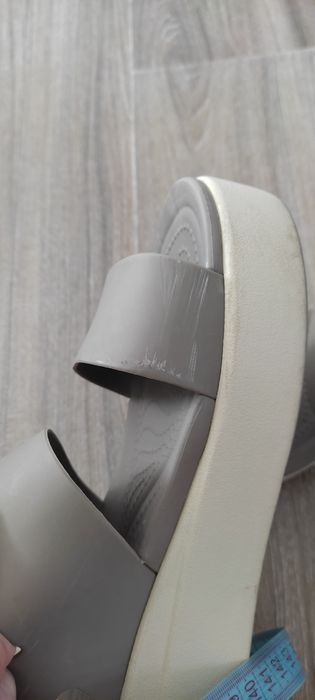 Босоножки crocs W 9