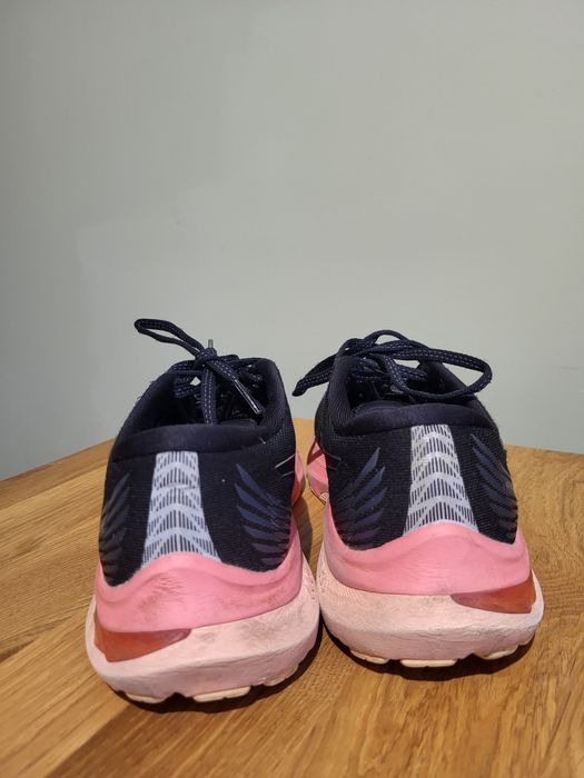 Бігові кросівки Asics GT-2000 11, розмір 39,5