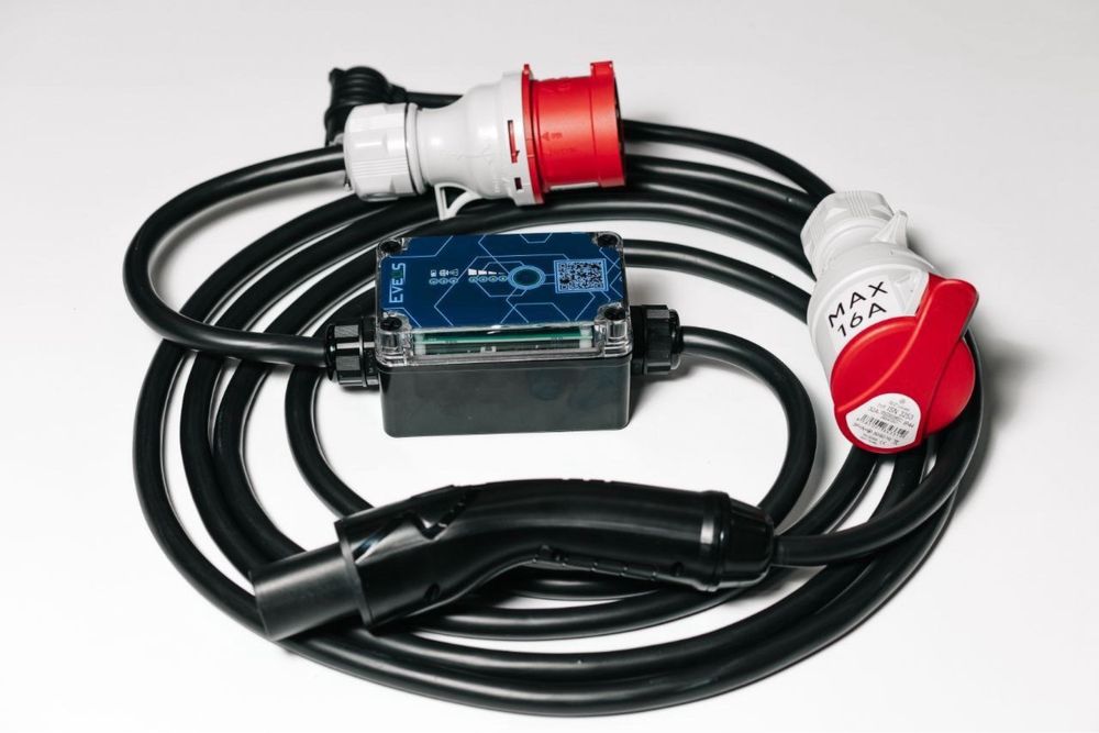 Зарядний пристрій Eveus 7-48А Tesla NACS Type 1 Туре 2 GBT