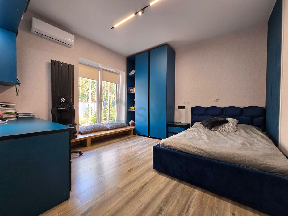 Ліс, тиша, басейн, баня, камін — все, що треба для життя. Лісова Буча