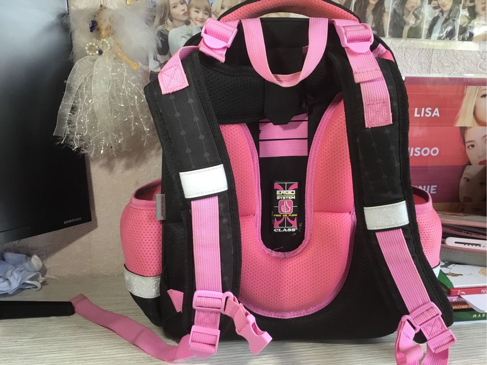 Рюкзак шкільний каркасний чорно рожевий CLASS