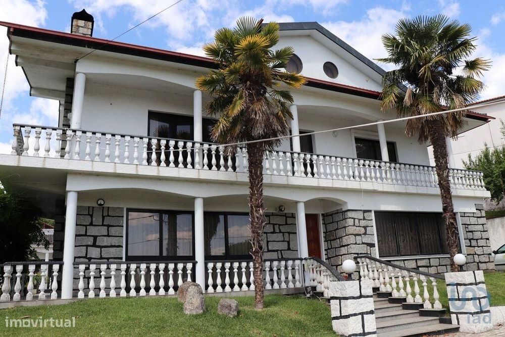 Casa / Villa T7 em Adoufe e Vilarinho de Samardã de 672,00 m2