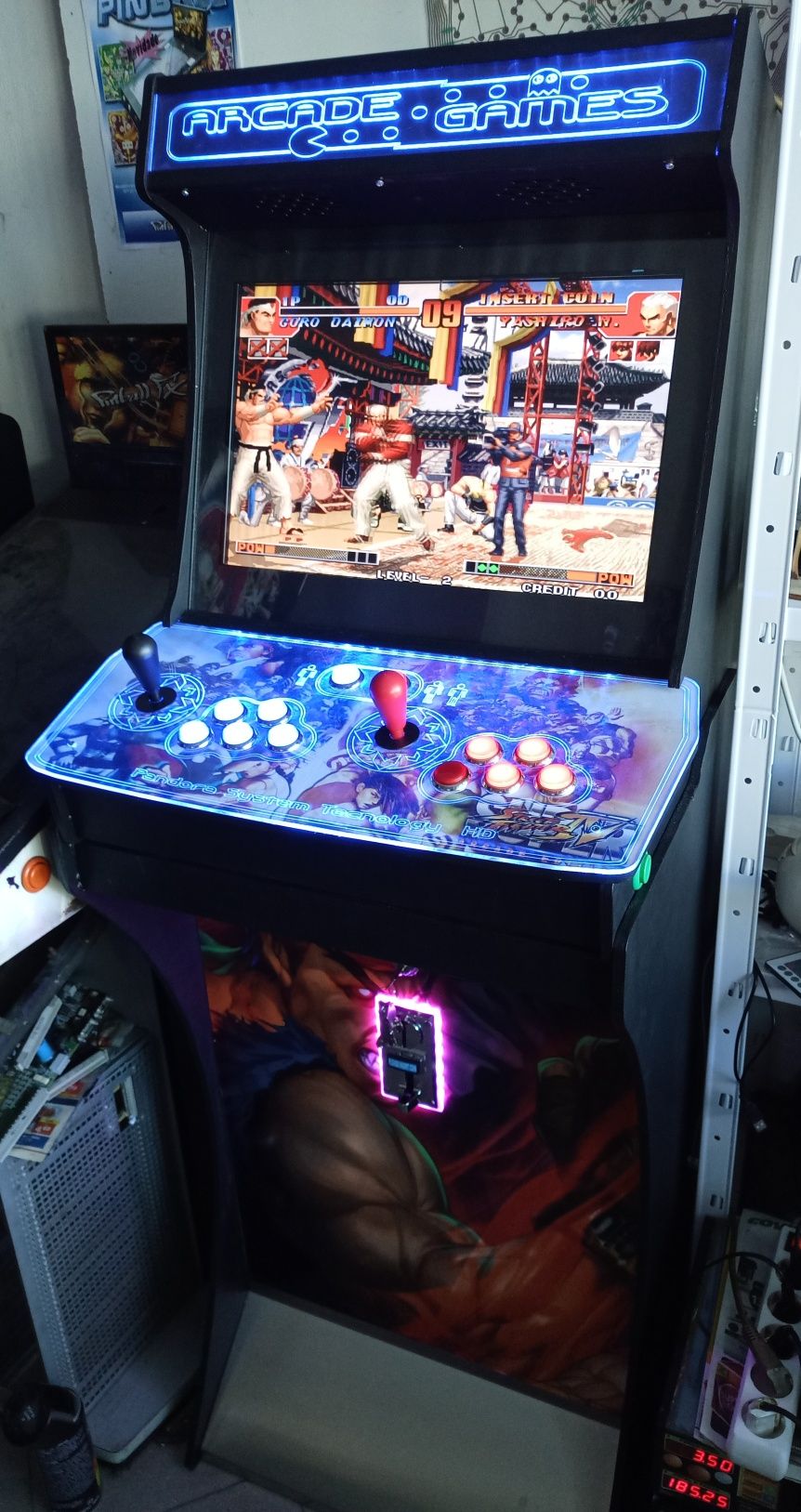 Máquina arcade com milhares de jogos