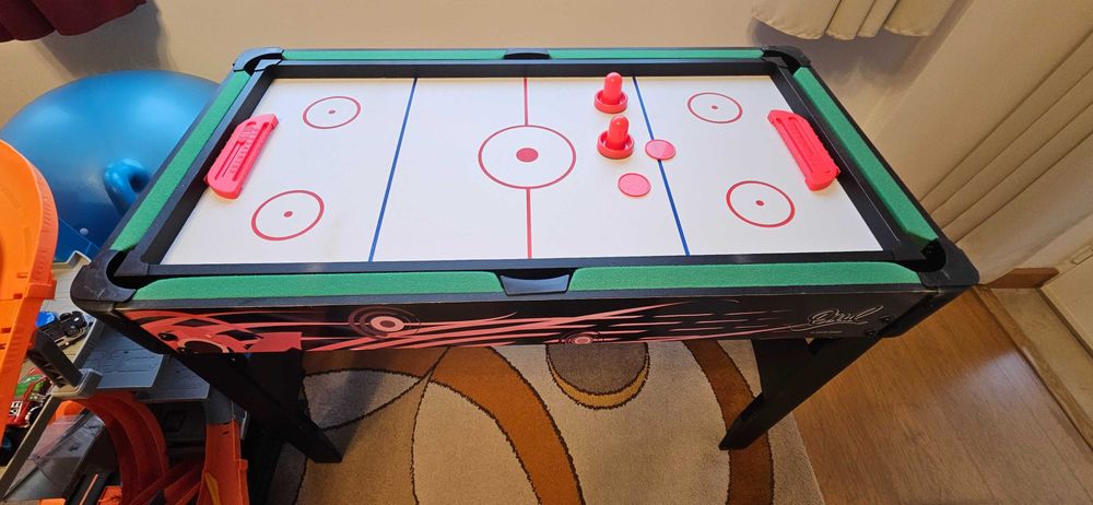 Mesa de jogos, com matraquilhos, snooker, ping pong, hockey, ...