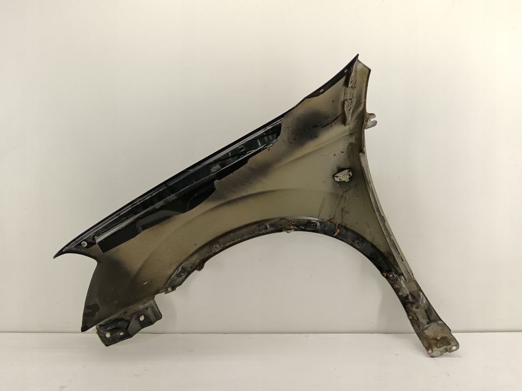 Błotnik Prawy Przedni Przód Nissan Qashqai J10 Z11g 06-13