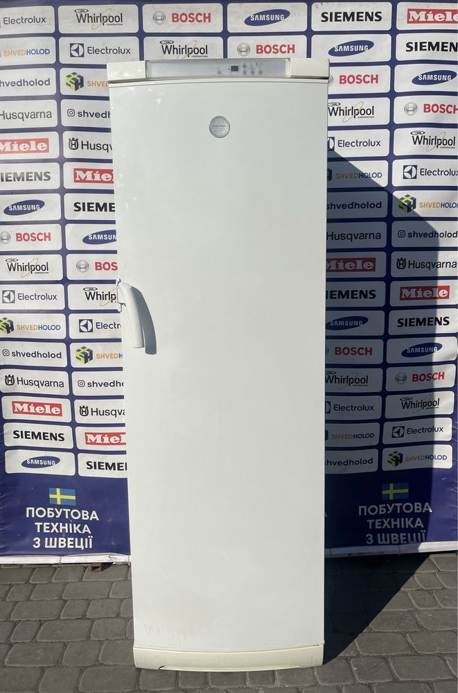 Морозильна камера б/в Electrolux No Frost #06735 висота 185см,обєм215л