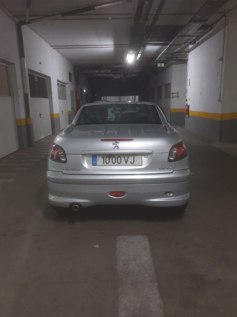 Peugeot 206cc  esta em optimo estado tem camara