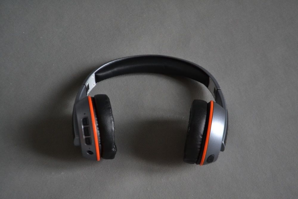 Безпровідні навушники Magnat LZR 588 BT Bluetooth Нові