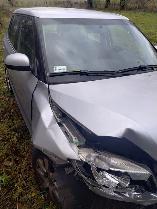 Sprzedam samochod skoda fabia II uszkodzony