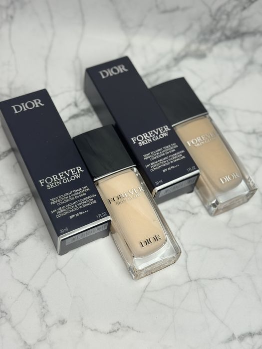 Тональний крем Dior Scin Glow 1N