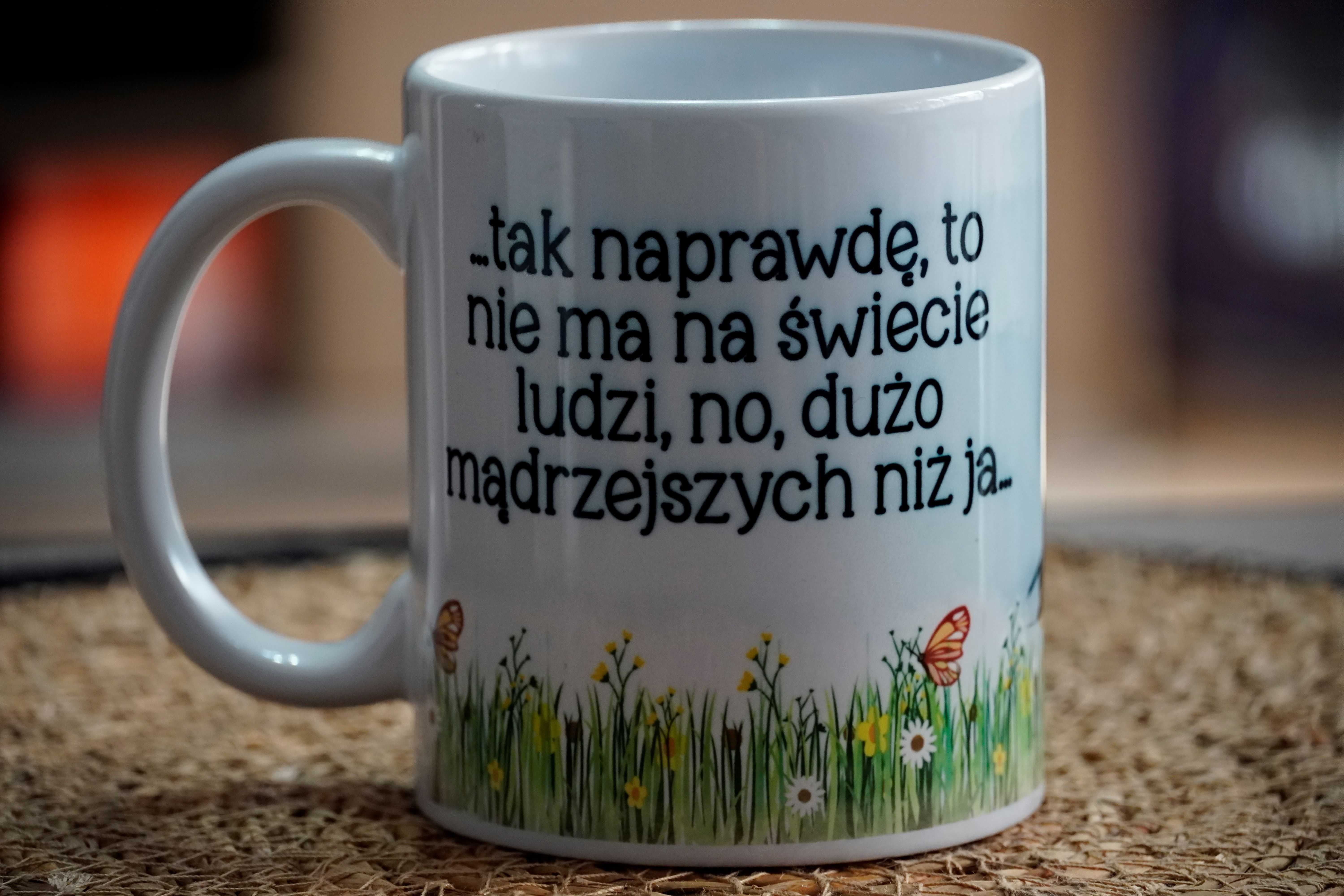Kubek z Jarosławem Kaczyńskim śmieszny napis.