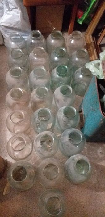 Банки,банка 3 литровая. 25 штук. Цена за все.