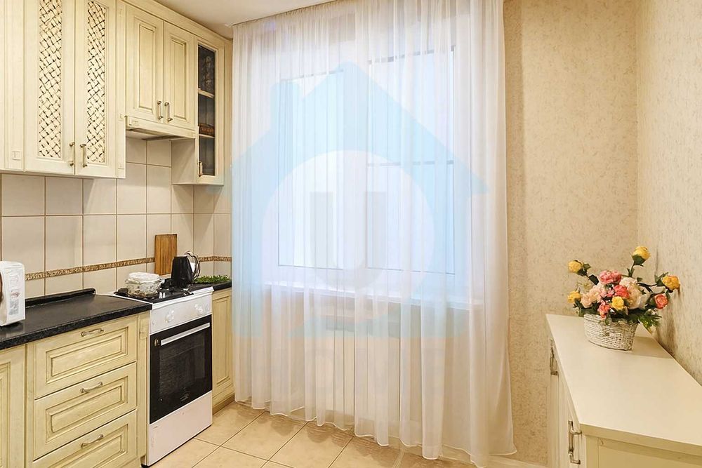 Продаж 3-к квартири з ремонтом у Святошинському р-н (вул. Симиренка).