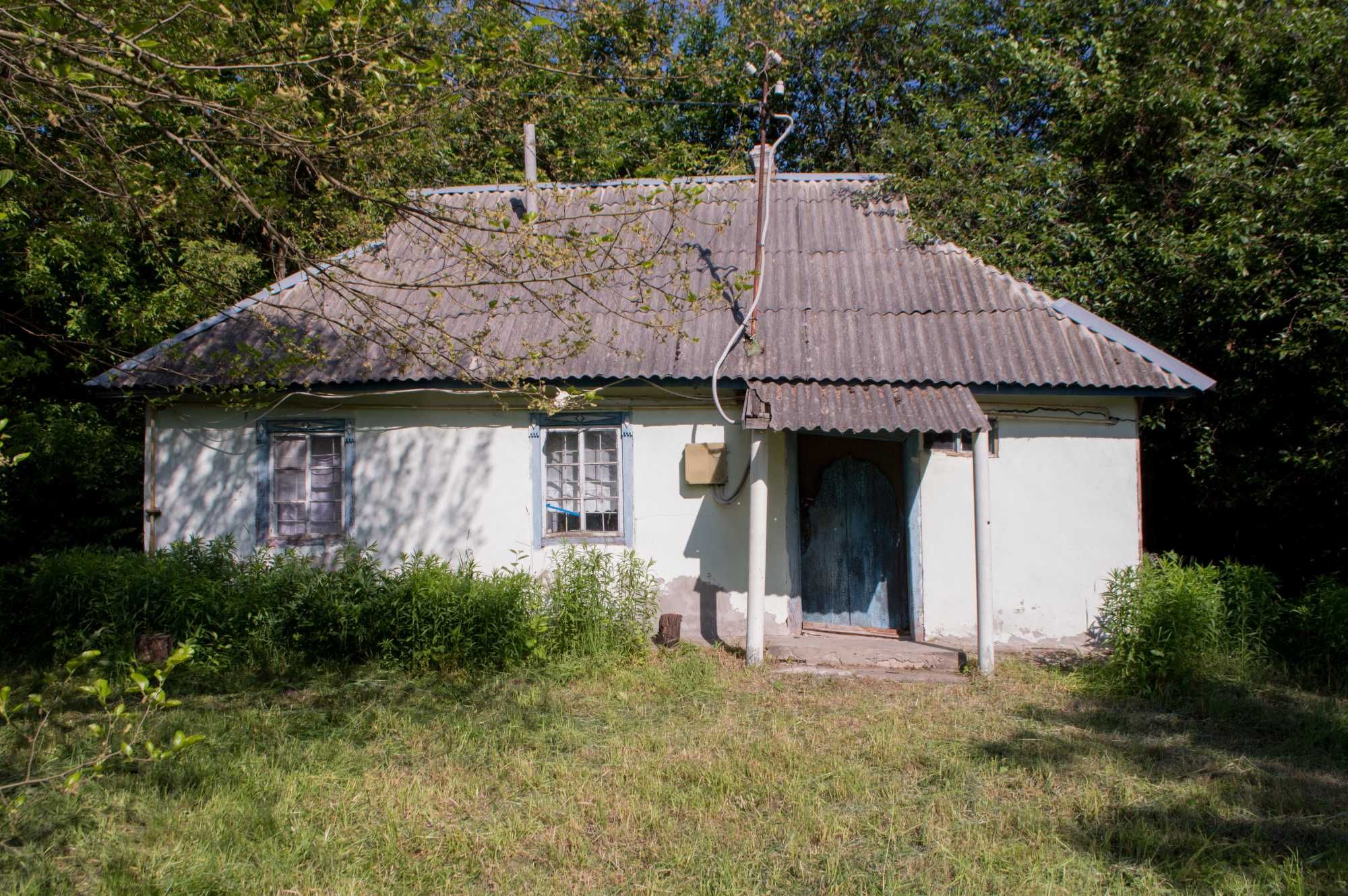 Земельна ділянка 25 соток із садом та будинком с.Великі Гуляки