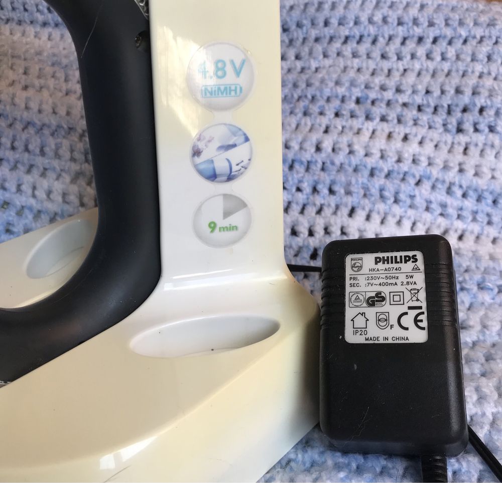 Ручний пилосос Philips FC 6142/01  4,8 v.