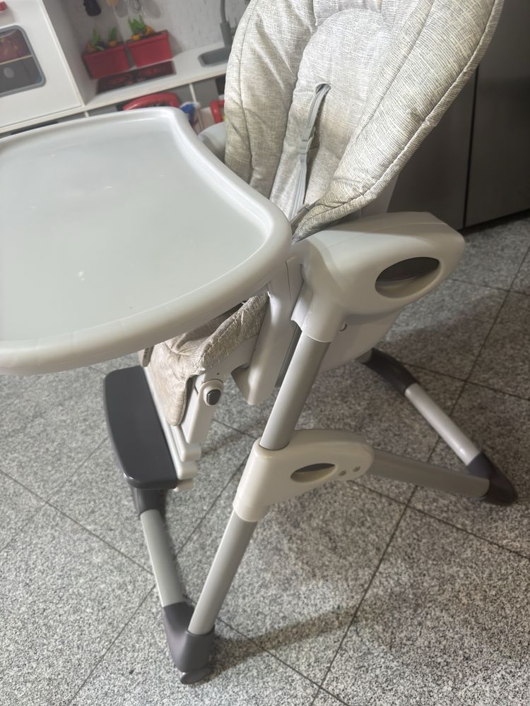 Cadeira de refeição bebé